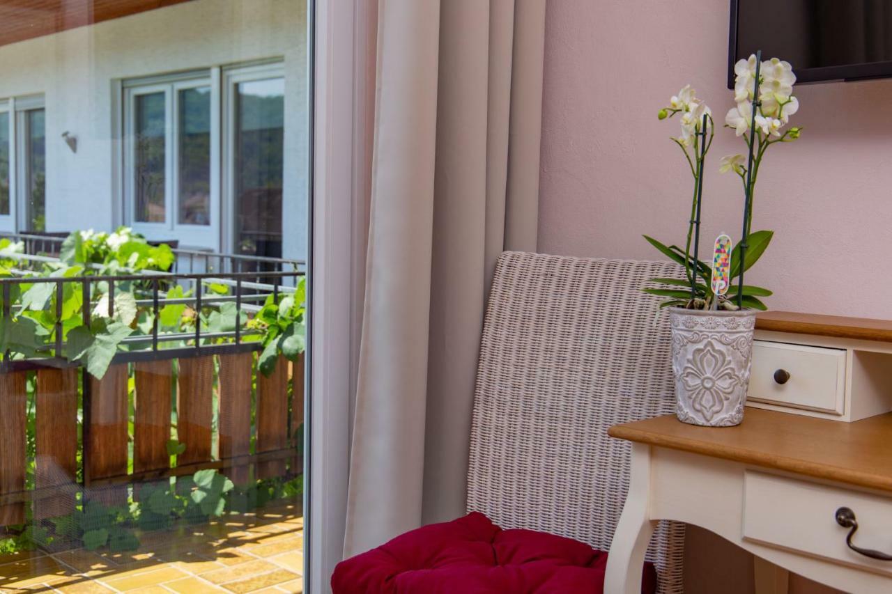 Hotel Weingut Gerd Muellers Kröv Esterno foto
