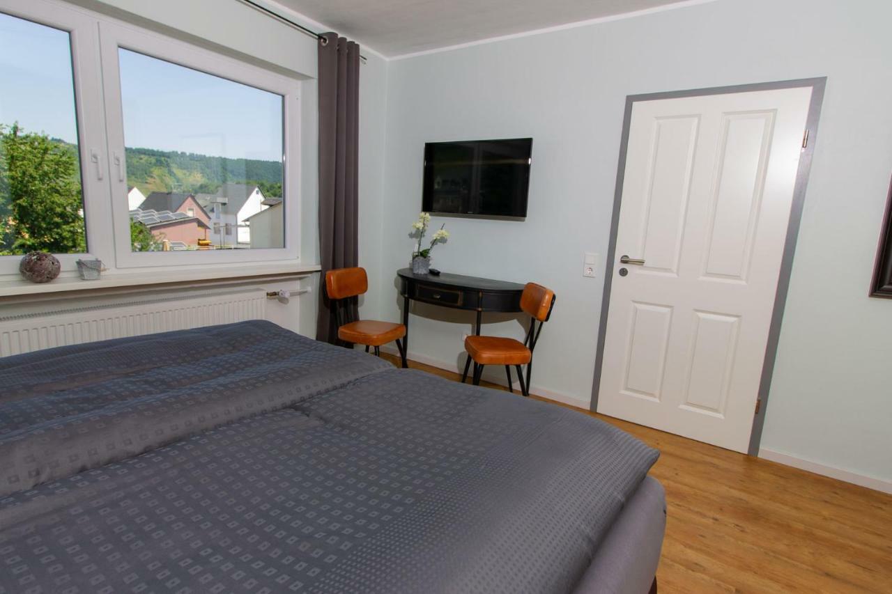 Hotel Weingut Gerd Muellers Kröv Esterno foto