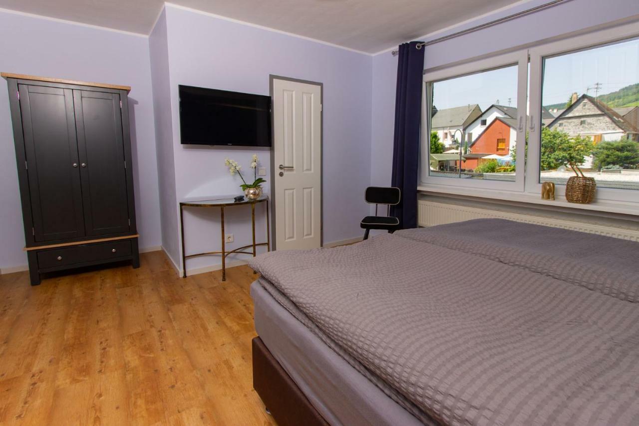 Hotel Weingut Gerd Muellers Kröv Esterno foto