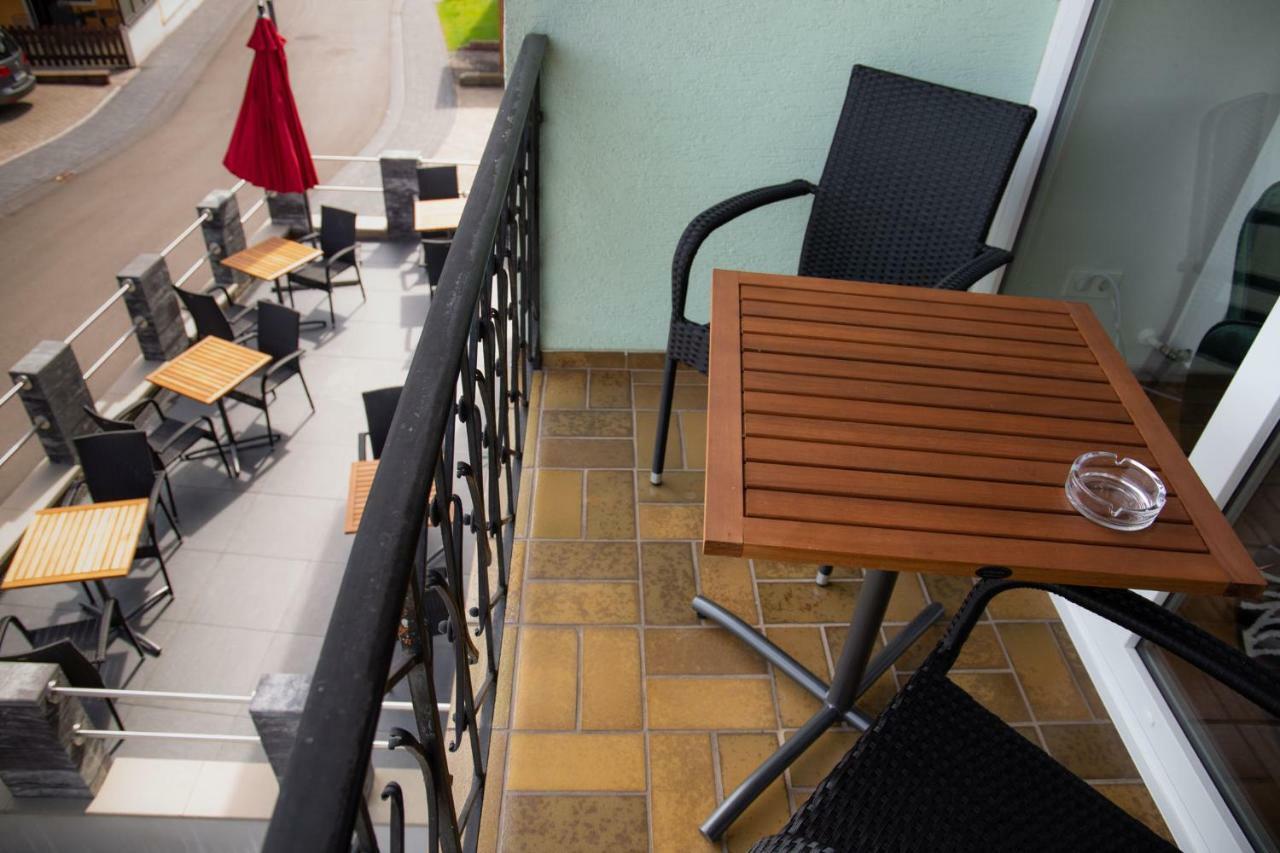 Hotel Weingut Gerd Muellers Kröv Esterno foto